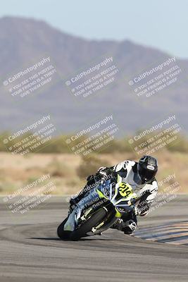 media/Oct-04-2025-CVMA (Sat) [[408bcdd6e4]]/Race 13-Amateur Supersport Open/